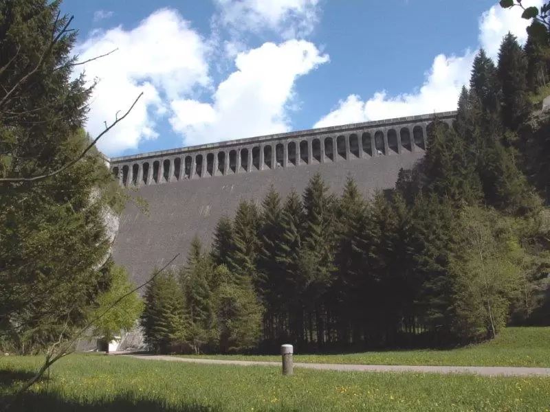 Staumauer Ansicht