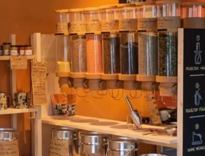 For our self-experiment of living zero-waste for a week, we went to the "Unverpackt Zürioberland" shop to buy our unpackaged food.